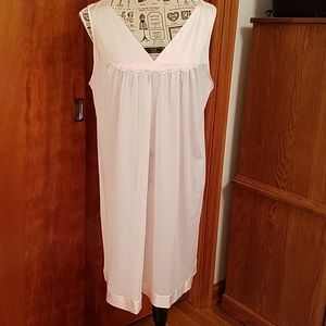 2 nitties one mint green and one pink